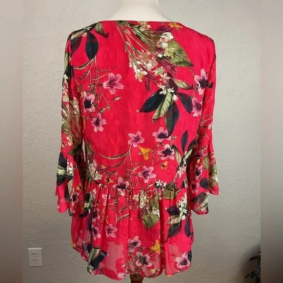 Women’s Cupid Hot Pink Bell Sleeve Babydoll Floral Top Size Medium - Picture 7 of 10